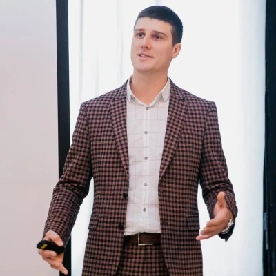 Дмитрий Фролов